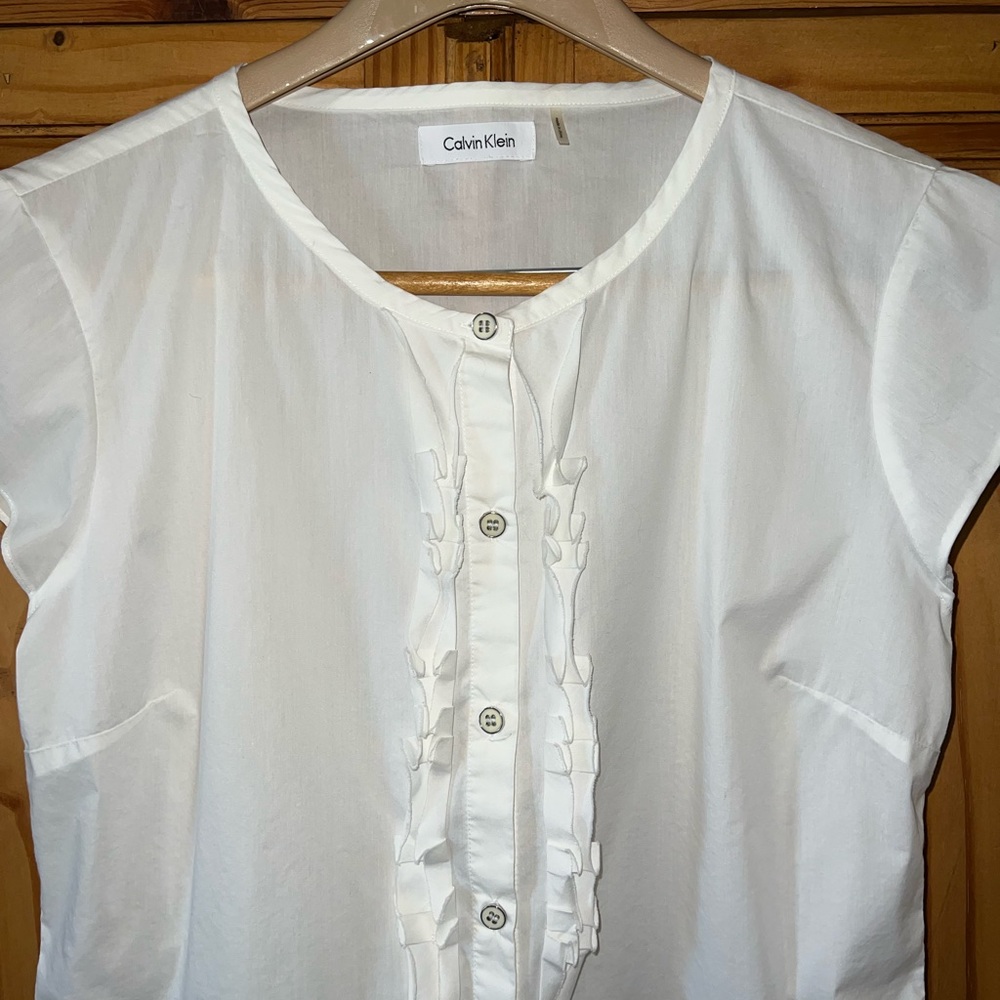 Calvin Klein white button down short sleeve blouse. Size s/m. EUC - Picture 2 of 6